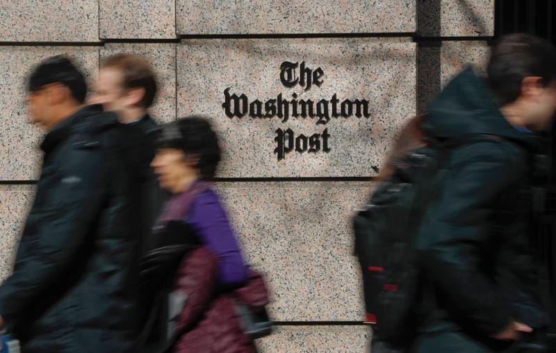 Photo devant le siège du WaPost à Washington